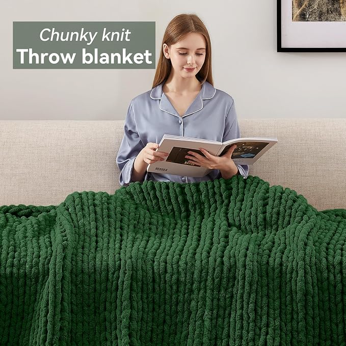 Negwoo Chunky Knit Throw Blanket, Knitted Throw Chenille Yarn, 30"*40" | Soft Thick Cable Knitted Blankets, Handmade Big Thick Blanket, Machine Washable Cute Comfy Blanket for Home Decor,Grass green