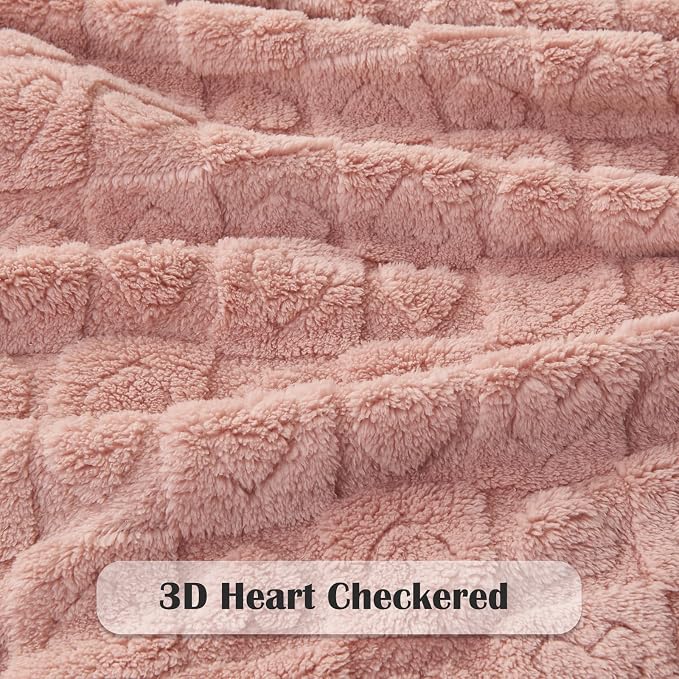 NEWCOSPLAY 3D Heart Checkered Flannel King Blanket, Pink Heart, 90"x110" | Super Soft Cute Lightweight Decorative Premium Silky Fleece Blanket for Couch Sofa Bed, Gift for Women Men, All Season Use