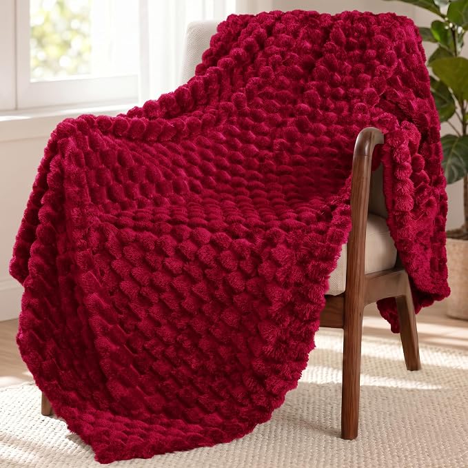 Exclusivo Mezcla Large 3D Fleece Throw Blanket for Couch, Deep Red | Extra Soft Fuzzy Plush Lightweight Throws, Cozy Fluffy Decorative Blankets for All Seasons, 50x70 Inches