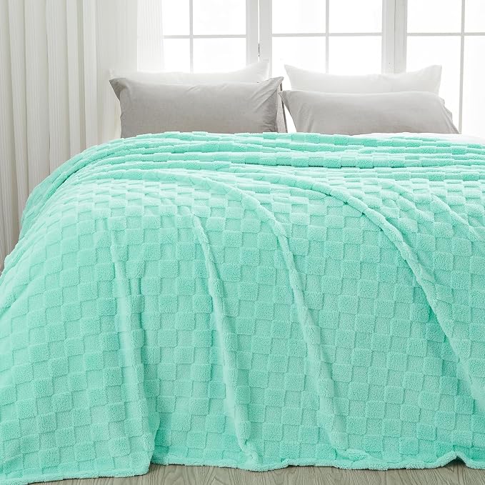 NEWCOSPLAY 3D Checkered Flannel Queen Blanket, Aqua Checkered, 90"x90" | Super Soft Cute Lightweight Decorative Premium Silky Fleece Blanket for Couch Sofa Bed, Gift for Women Men, All Season Use