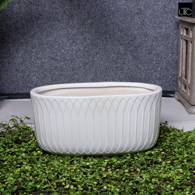 Urban Trends Collection Ceramic Decorative Blair Handcrafted Oval Planter, Decor Center Piece for Home Living Room, Table, Office: 13.00" x 7.00" x 6.50"H and 11.75" x 5.50" x 5.50"H (White/Gold)