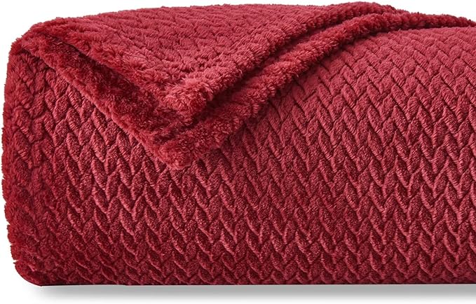 NEWCOSPLAY Fleece Leaves Pattern Queen Blanket, Red, 90"x90" | Super Soft Throw Blanket, Lightweight Cozy Bed Sofa Blanket, Premium Silky Flannel Fleece, Travel Blanket for All Season Use