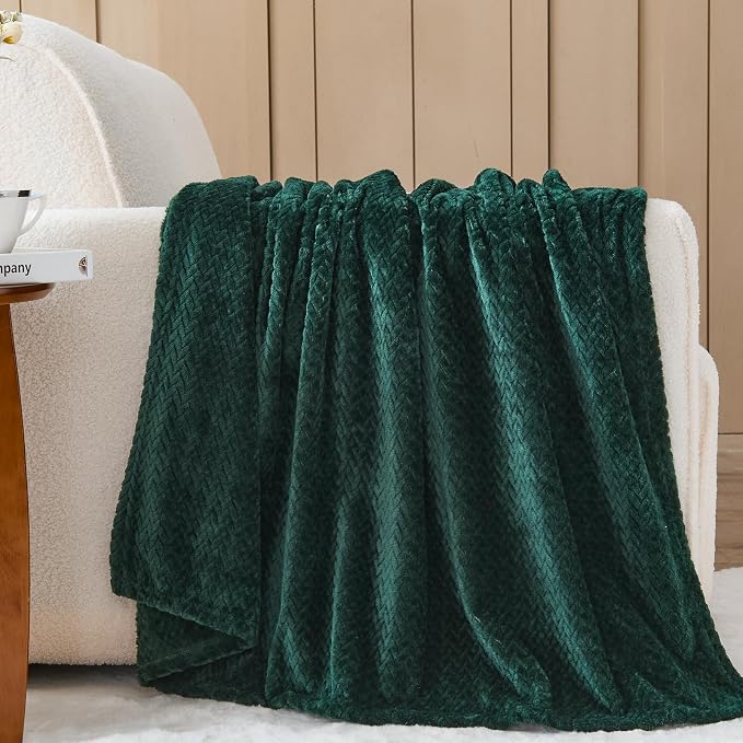 NEWCOSPLAY Fleece Leaves Pattern Twin Blanket, Forest Green, 60"x80" | Super Soft Throw Blanket, Lightweight Cozy Bed Sofa Blanket, Premium Silky Flannel Fleece, Travel Blanket for All Season Use