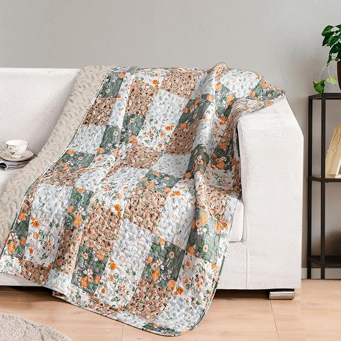 Exclusivo Mezcla Reversible Boho Quilted Throw Blanket, 50"x 60" | Lightweight Summer Quilt Throw, Designed for Bed/ Couch/ Sofa, Camel Patchwork Pattern