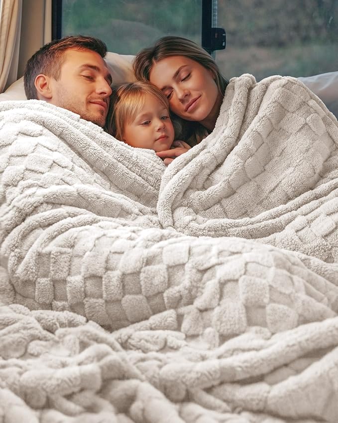 Utopia Bedding Plush Checkered Fleece Blanket Linen Throw (50x60 Inches) | Soft, Cozy, Couch, Bed, Home Decor, Travel Friendly, Throws, Gift for Women and Men