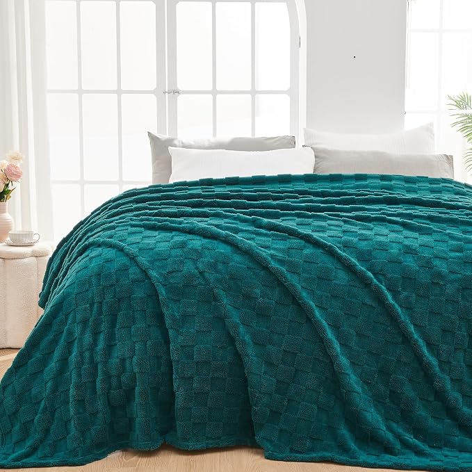 NEWCOSPLAY 3D Checkered Flannel King Blanket, Dark Teal, 90"x110" | Super Soft Cute Lightweight Decorative Premium Silky Fleece Blanket for Couch Sofa Bed, Gift for Women Men, All Season Use