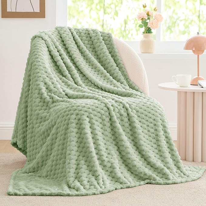 BEDELITE Sage Green Throw Blanket for Couch, Soft Gifts for Women, 50 * 60 | 3D Jacquard Decorative Fleece Blanket, Super Soft Plush Throws, Cute Birthday Gift for Women & Men, Suitable for All Seasons