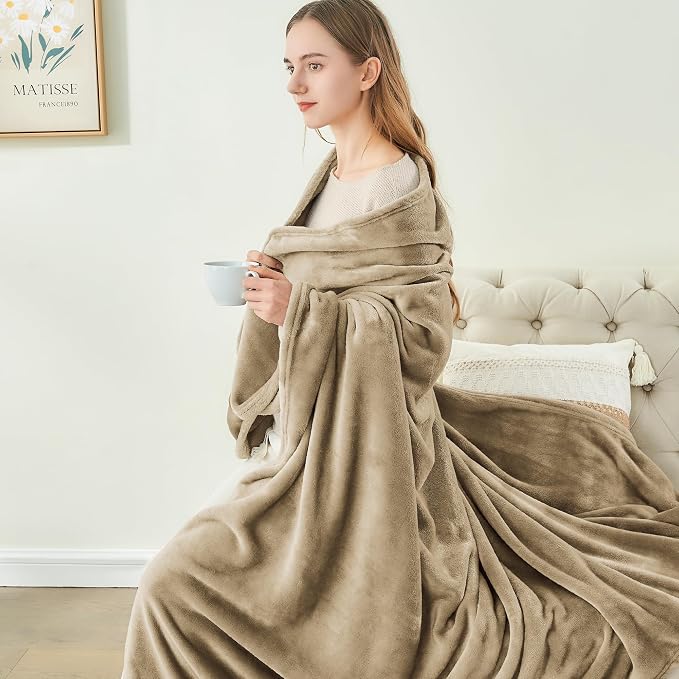 BEDELITE Fleece Blanket Soft Plush Throw for Couch Camel 50"x60" | Ultra Soft Fleece, Plush Microfiber, Lightweight Warmth, All Season Comfort, Fade Resistant, Machine Washable, Couch Sofa Bed