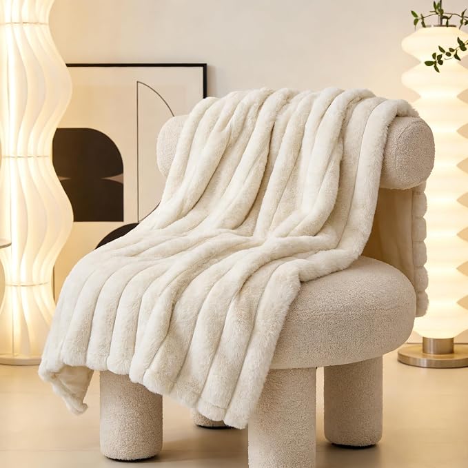 Waterproof Pet Blanket for Large Dogs & Cats - Reversible Calming Plush, Washable Furniture Cover for Couch, Bed, Car Seat, Blocks Leaks, Stains & Pet Fur (Cream, 30"x40")