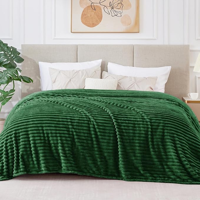 BEDELITE Ribbed Jacquard Dark Green King Size Blankets for Bed, 108x90 Inch | Soft Warm Decorative Fluffy Blanket, Cozy Fuzzy Lightweight Plush Fleece Throw Blankets for Bed, Room Decor, Gift for Women