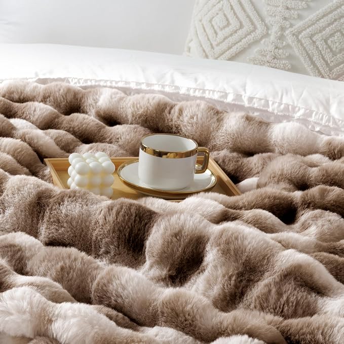 Luxury 1000GSM Faux Rabbit Fur Throw Blanket, Super Heavy Warm Cozy Brown Blankets for Couch Bed Sofa, Ruched Plush Fuzzy Elegant Soft Reversible Mink Blanket for Living Room Bedroom