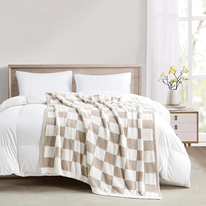 CREVENT 50‘’X60‘’ Ultra Soft and Plush Reversible Microfiber Throw Blanket for Couch Sofa and Bed (Checkered Beige)