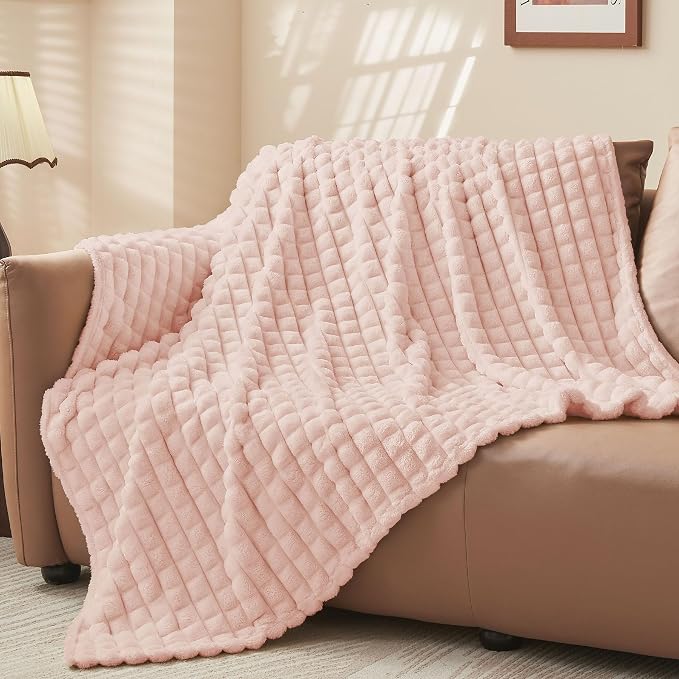BEDELITE 3D Checked Pink Fleece Throw Blanket for Couch, 50x60 Inches | Soft Warm Fuzzy Fluffy Blanket for Bed Sofa, Lightweight Plush Cozy Blankets for Home Room Decor, Gift for Women, All Season