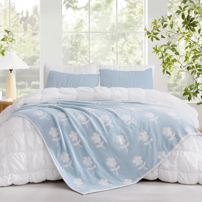Snuggle Sac Flower Throw Blanket for Couch, Fuzzy Microfiber Warm Winter Daisy Floral Blankets, Sunflower Throws Gifts, Flower Blue, 50x60 inches
