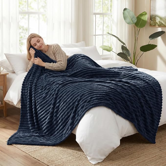 HIMEET Navy Blue Full Blanket for Bed, 300GSM Ribbed Fleece, 84 x 90 Inches | Ultra Soft Flannel, All-Season Lightweight Warmth, Bed Layering & Home Room Decor, Gift for Men & Women, Machine Washable