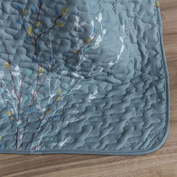 Exclusivo Mezcla Reversible Floral Quilted Throw Blanket, 50"x 60" | Lightweight Summer Quilt Throw, Designed for Bed/ Couch/ Sofa, Stone Blue Vintage Pattern