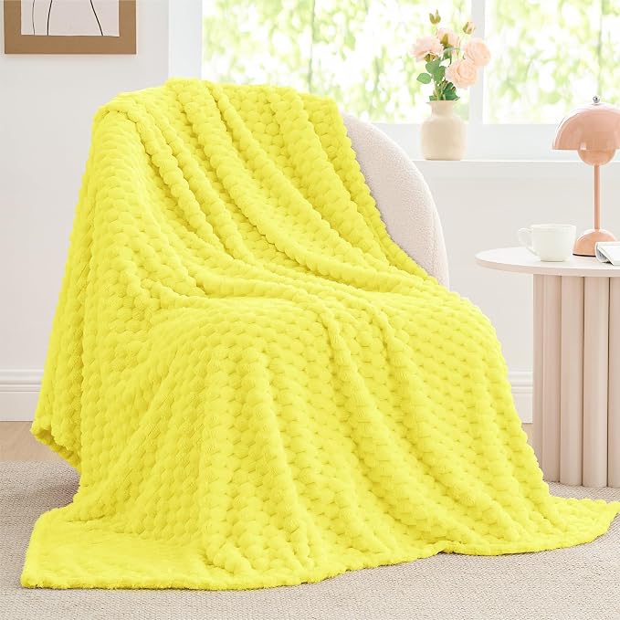 BEDELITE Amber Yellow Throw Blanket for Couch, Soft Cozy Gifts for Women | 3D Jacquard Decorative Fleece Blanket, Super Soft Plush Throws, Cute Birthday Gift for Women, Suitable for All Seasons, 50*60
