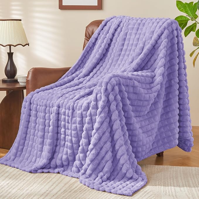 BEDELITE 3D Checked Lavender Fleece Twin Throw Blanket for Bed, 60x80 Inch | Soft Warm Fuzzy Fluffy Blanket for Couch Sofa, Lightweight Plush Cozy Throws for Home Room Decor, Gift for Women, All Season