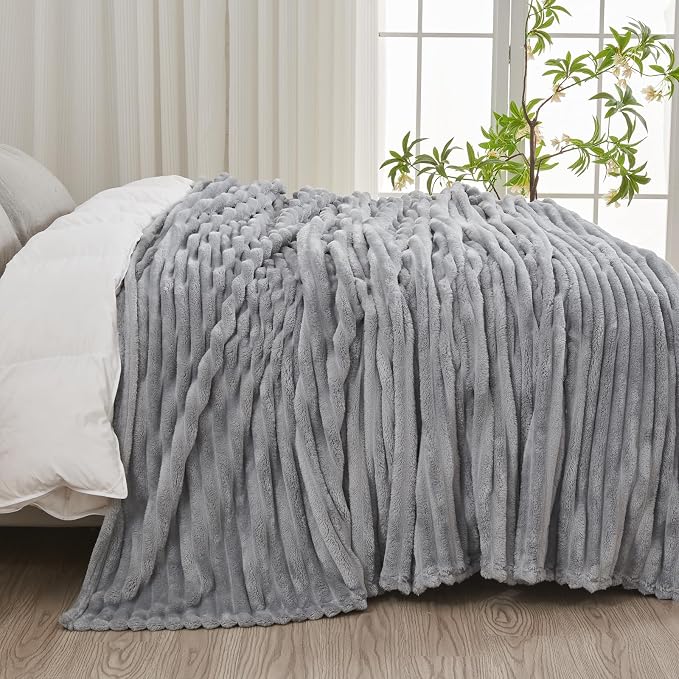 NEWCOSPLAY Fleece Ribbed Cozy Queen Blanket for Couch, Light Grey, 90"x90" | Premium Silky Flannel Blanket, Soft Lightweight Fluffy Throw Blanket for Bed Sofa Decor, Gift for All Season Use