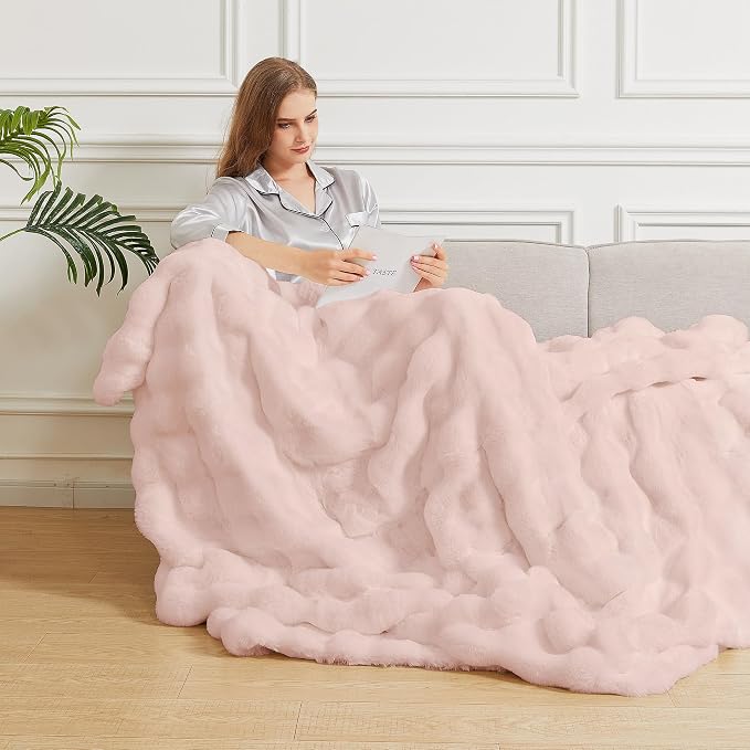 ORINOVA Pink Fluffy Blanket Queen Size 90x90 Faux Fur Soft Furry Blanket for Bed Couch Cozy Fuzzy Throw Queen Blankets for Bedroom Home Decor 1000 GSM
