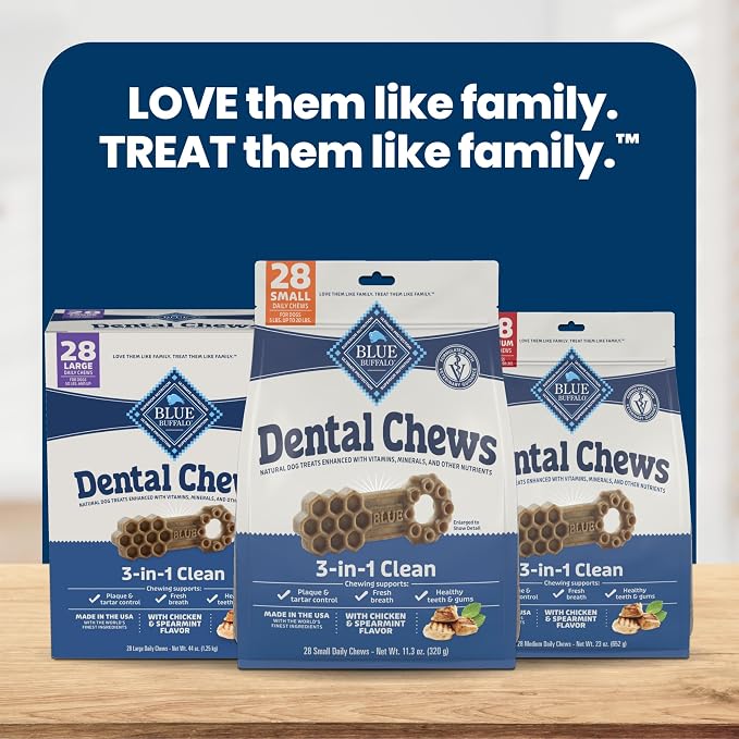 Blue Buffalo Chicken & Spearmint Small Dental Chews, 11.3 oz, 28 ct | 50 Ridges & Grooves Fight Plaque & Tartar, Spearmint Freshens Breath, Natural Ingredients