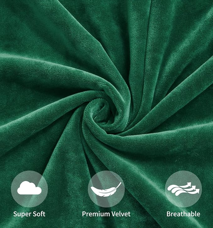 Pack of 2 Christmas Green Pillow Covers 18x18 Inch Decorative Throw Pillow Cover, Velvet Emerald Pillowcases for Couch Sofa Bed, Home Boho Decor, Modern Soft Cushion Covers