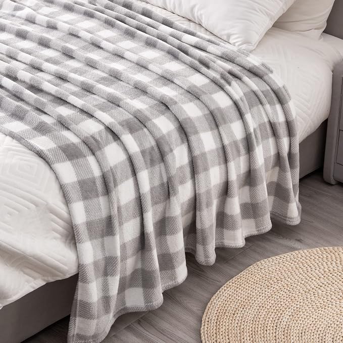 BEDELITE Plaid Fleece Throw Blanket, Grey & White Buffalo 50x60 Throw | 100% Polyester Microfibe, Soft Cozy, Lightweight Warm, Classic Buffalo Plaid, Room Decor, Machine Washable, for Couch Bed