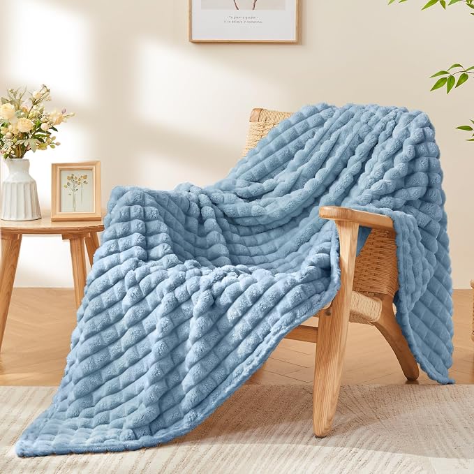 BEDELITE 3D Checked Blue Fleece Throw Blanket for Couch, 50x60 Inches | Soft Warm Fuzzy Fluffy Blanket for Bed Sofa, Lightweight Plush Cozy Blankets for Home Room Decor, Gift for Women, All Season