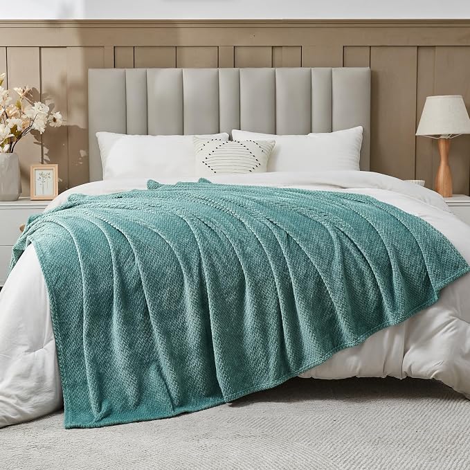NEWCOSPLAY Fleece Leaves Pattern Twin Blanket, Light Teal, 60"x80" | Super Soft Throw Blanket, Lightweight Cozy Bed Sofa Blanket, Premium Silky Flannel Fleece, Travel Blanket for All Season Use