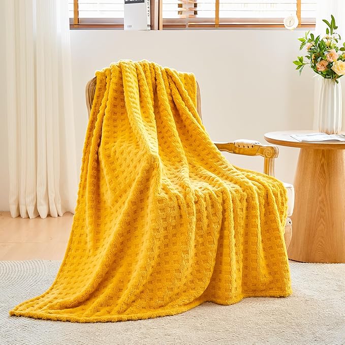 NEWCOSPLAY 3D Waffle Checkered Flannel Throw Blanket, Yellow, 50"x70" | Super Soft Cute Lightweight Decorative Premium Silky Fleece Blanket for Couch Sofa Bed, Gift for Women Men, All Season Use
