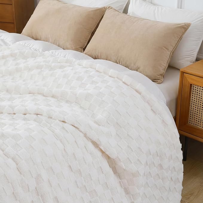 Luxury 3D Checkered Throw Blanket Reversible Thick Warm Blankets for Couch | Soft Velvet Flannel Fuzzy Plush Gift for Women