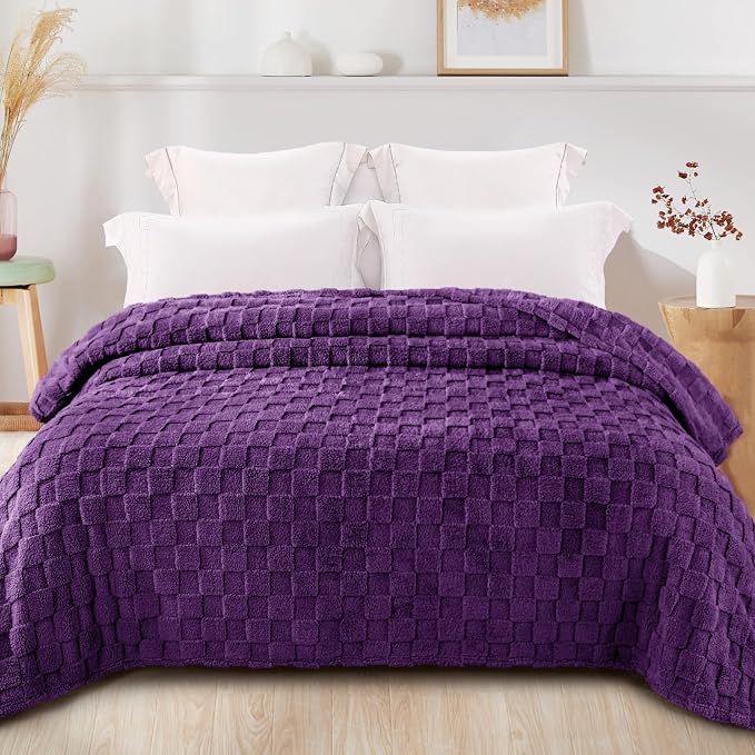 Exclusivo Mezcla 3D Checkered Fleece Queen Blanket for Bed, Purple | Super Soft and Cozy Fluffy Blanket, Lightweight, Breathable, Decorative Blanket for Living Room, Bedroom, All Season, 90"x90"