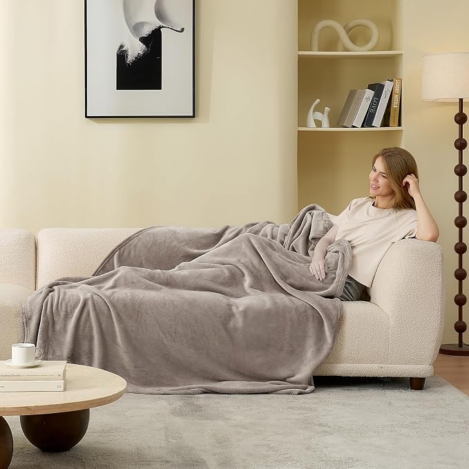 Hansleep Throw Mocha Brown Fleece Blanket, Soft Flannel Bed Blanket | Fuzzy Cozy Blanket 50x60 Inches, Multi-use for Bed, Sofa, Couch, Travel, Camping, All Season Warm Lightweight Cover