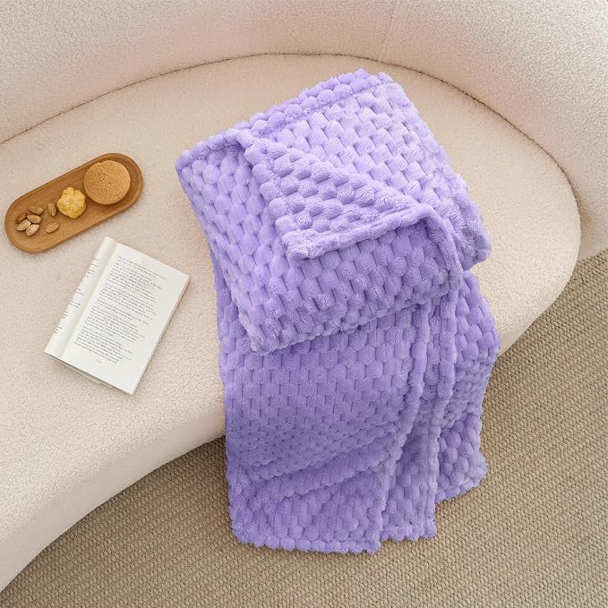 BEDELITE Lavender Large Throw Blanket for Couch, Cozy Gift for Women, 50*70 | 3D Jacquard Decorative Fleece Blanket, Super Soft Plush Throw, Cute Birthday Gift for Women & Men, Suitable for All Seasons