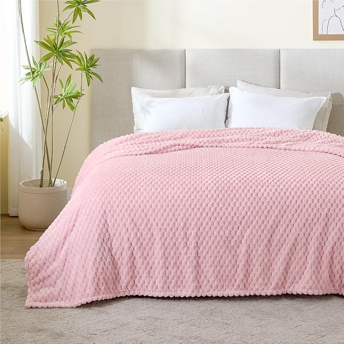 BEDELITE Pink King Blanket for Bed, Soft Cozy Gifts for Women, 108 * 90 | 3D Jacquard Decorative Fleece Blanket, Super Soft Plush Throws, Cute Birthday Gift for Women & Men, Suitable for All Seasons