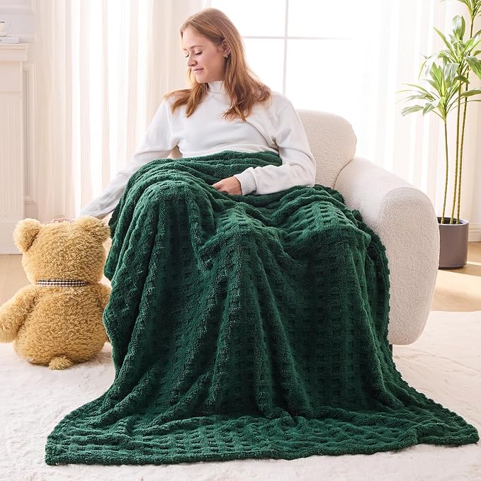 NEWCOSPLAY 3D Waffle Checkered Flannel Twin Blanket, Dark Green, 60"x80" | Super Soft Cute Lightweight Decorative Premium Silky Fleece Blanket for Couch Sofa Bed, Gift for Women Men, All Season Use