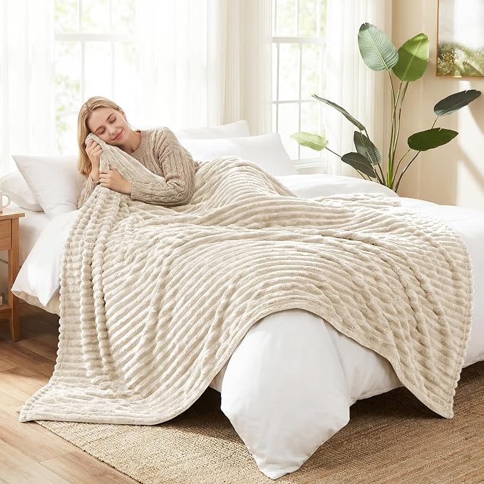 HIMEET Beige Oversized Throw Blanket, 300GSM Ribbed Fleece, 50 x 70 Inches | Ultra Soft Flannel, All-Season Lightweight Warmth, Extra Coverage for Couch Lounging, Home Room Decor, Machine Washable