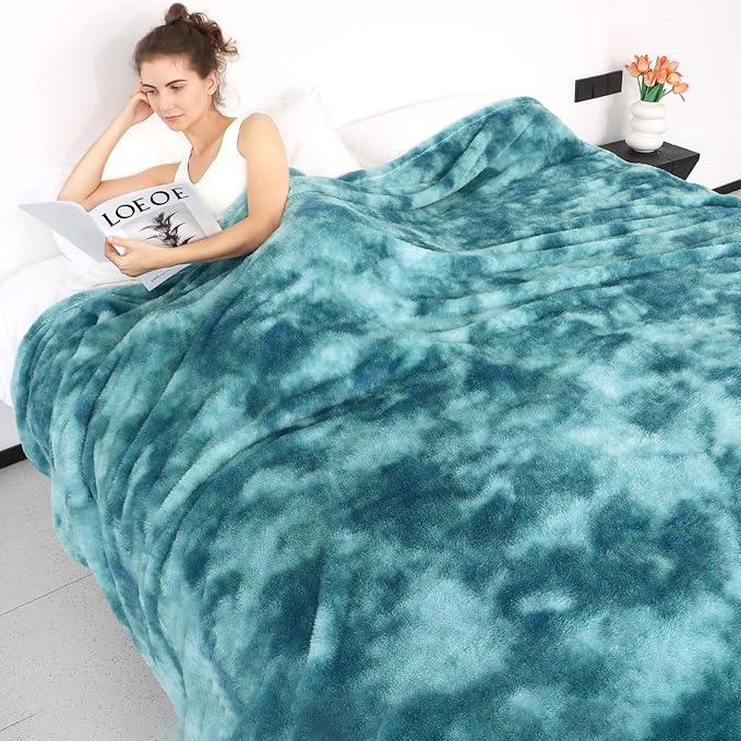 Plush Throw Blanket, Soft Flannel Fleece Blanket for Couch Sofa Bed, Cozy Warm Blanket for Bedroom Living Room, Decorative Luxury Throw, Gifts for Women, Birthday Gifts for Wife Mom Girlfriend