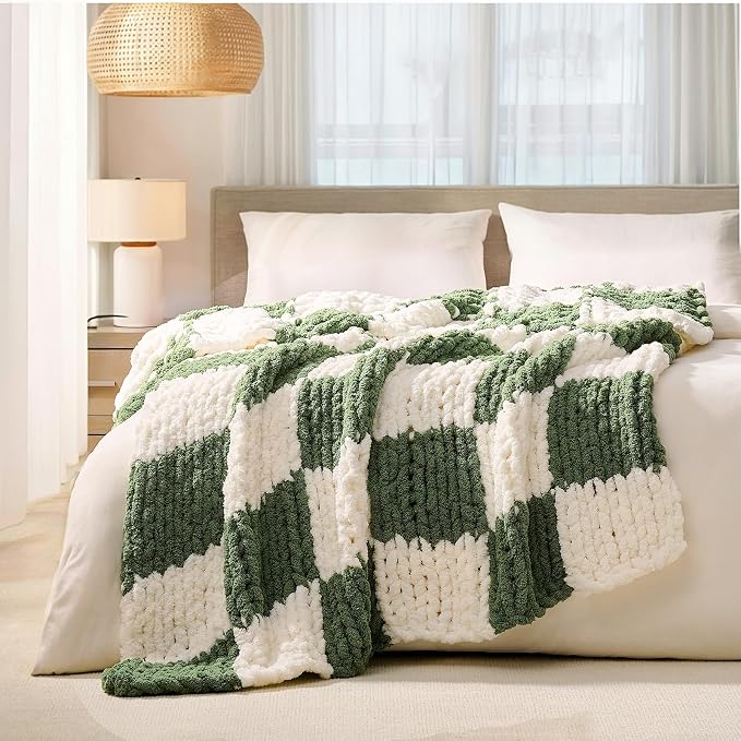 L'AGRATY Chunky Knit Throw Blanket for Couch 60 x 80 Inches Green Checkered | Handmade Chenille Crochet Blanket for Sofa Bed, Thick Cable Knitted Blankets for Room Home Decor, Birthday Gift for Women Mom
