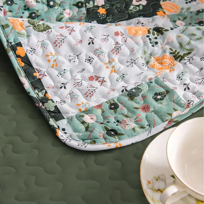 Exclusivo Mezcla Reversible Boho Quilted Throw Blanket, 50"x 60" | Lightweight Summer Quilt Throw, Designed for Bed/ Couch/ Sofa, Green Patchwork Pattern