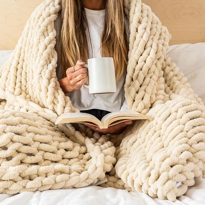 SAMIAH LUXE Chunky Knit Throw Blanket 50x70, Buttercream Cream Chenille Throw Blanket for Couch Bed Sofa, Soft Fluffy Cable Knit Blanket, Oeko-TEX Certified, Machine Washable