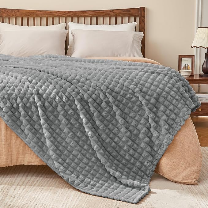 BEDELITE Grey Checked Fleece King Size Throw Blankets for Bed, 108x90 Inch | Soft Warm Fuzzy Fluffy Blanket for Bed Sofa, Lightweight Plush Cozy Blankets for Home Room Decor, Gift for Women, All Season