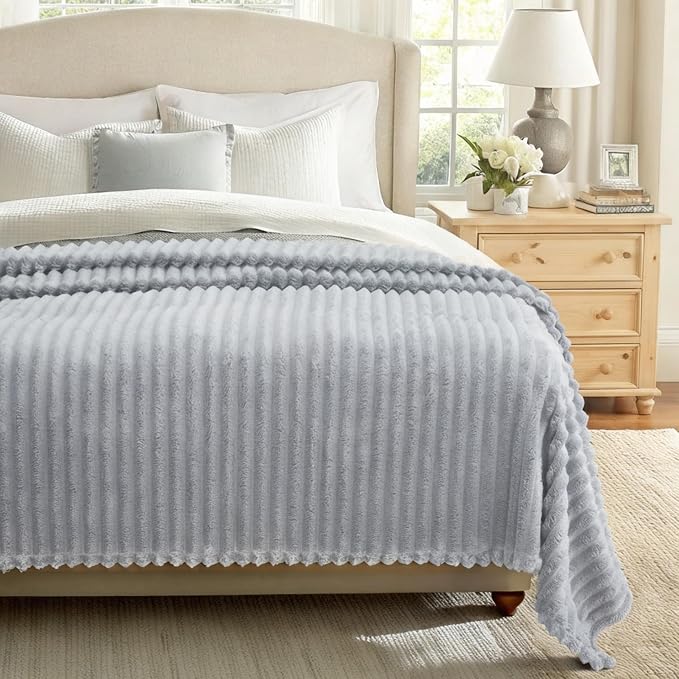 decorUhome Light Grey Fleece Twin Blanket 60x80 Inches | Soft Couch Cozy Fluffy Plush Flannel Striped Blanket for Sofa Bed, Lightweight Decorative Ribbed Fuzzy Blanket for Woman