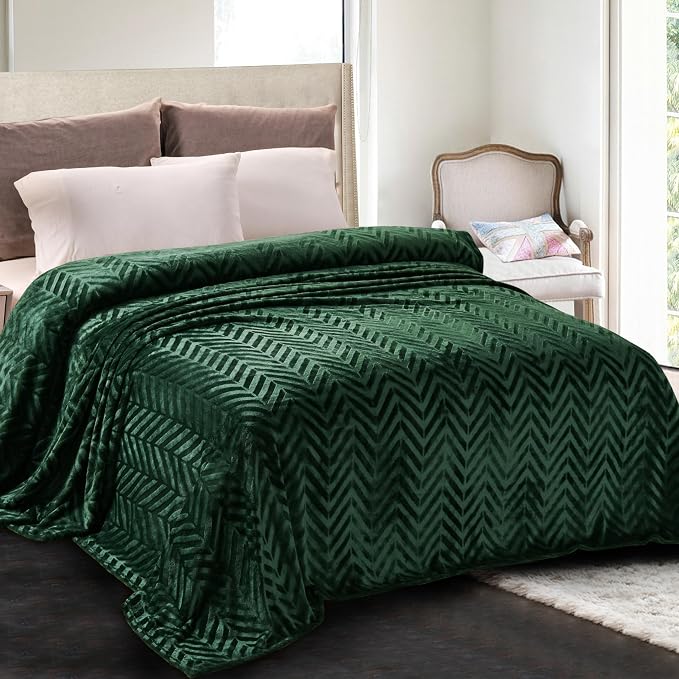 Whale Flotilla Flannel Fleece Fall Bed Blanket Twin XL Size, Emerald Green | Lightweight Breathable Soft Bedspread, Plush Fluffy Coverlet Chevron Design Decorative Blanket for Home Life, 90x66 Inch