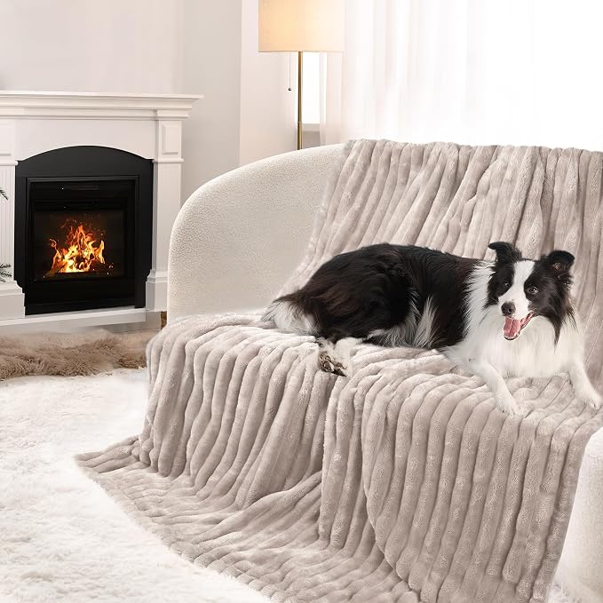 Waterproof Pet Blanket for Large Dogs & Cats - Reversible Calming Plush, Washable Furniture Cover for Couch, Bed, Car Seat, Blocks Leaks, Stains & Pet Fur (Line, 30"x40")