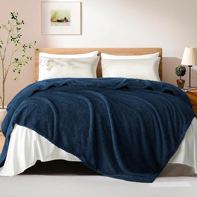 Exclusivo Mezcla Fleece Twin Size Blanket for Couch and Bed, 60" x 80" | Super Soft and Cozy Fluffy Blanket for Women, Lightweight and Fuzzy Blanket for Teens Back to School, All Season, Navy Blue