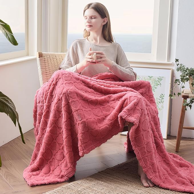 NEWCOSPLAY 3D Heart Checkered Flannel Queen Blanket, Coral Pink, 90"x90" | Super Soft Cute Lightweight Decorative Premium Silky Fleece Blanket for Couch Sofa Bed, Gift for Women Men, All Season Use