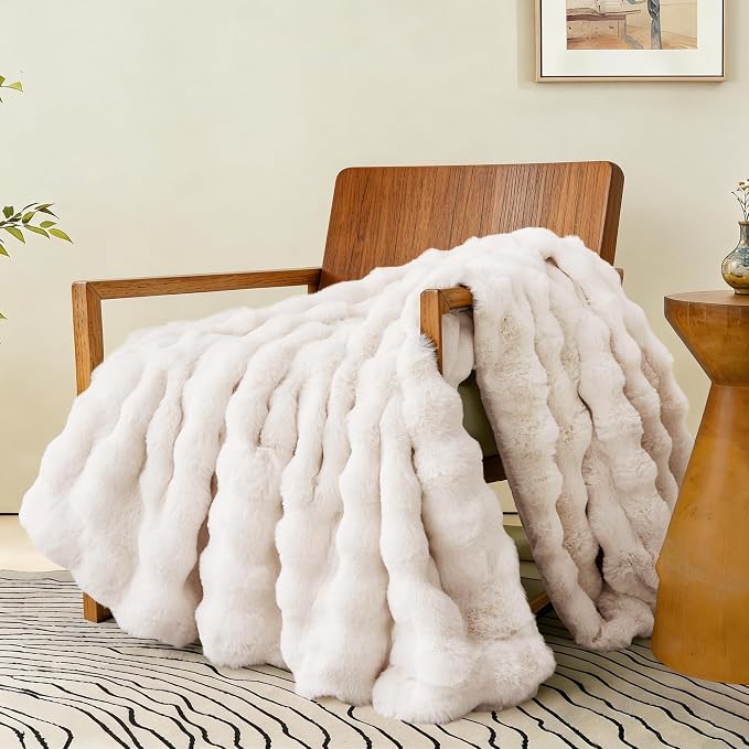 Comelady Soft Fluffy Faux Fur Throw Blanket 50"x60", Bubble Plush Texture | Cream White Thick Fuzzy Throw, No-Shedding, Aesthetic & Cozy for Couch Bed Room Decor, Warm Gift for Women Men Girls