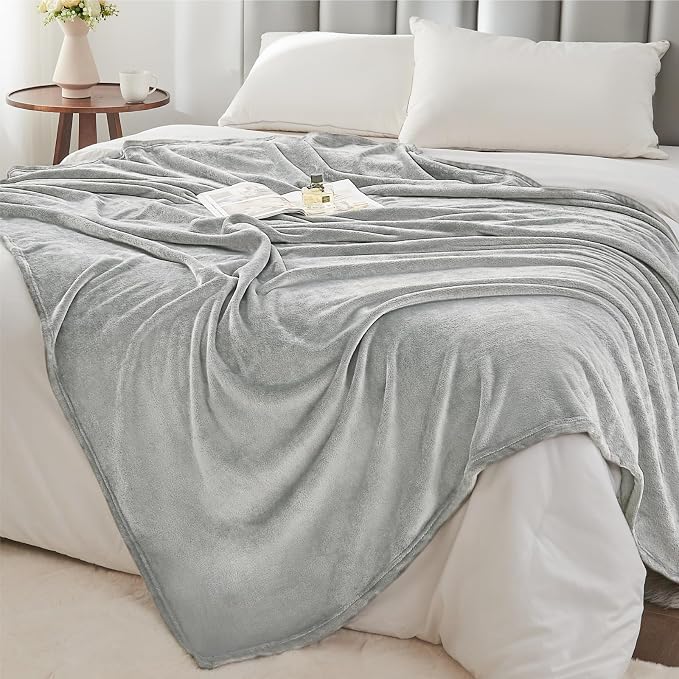 BEDELITE Fleece Blanket Soft Plush Throw for Couch Light Grey 50"x60" | Ultra Soft Fleece, Plush Microfiber, Lightweight Warmth, All Season Comfort, Fade Resistant, Machine Washable, Couch Sofa Bed