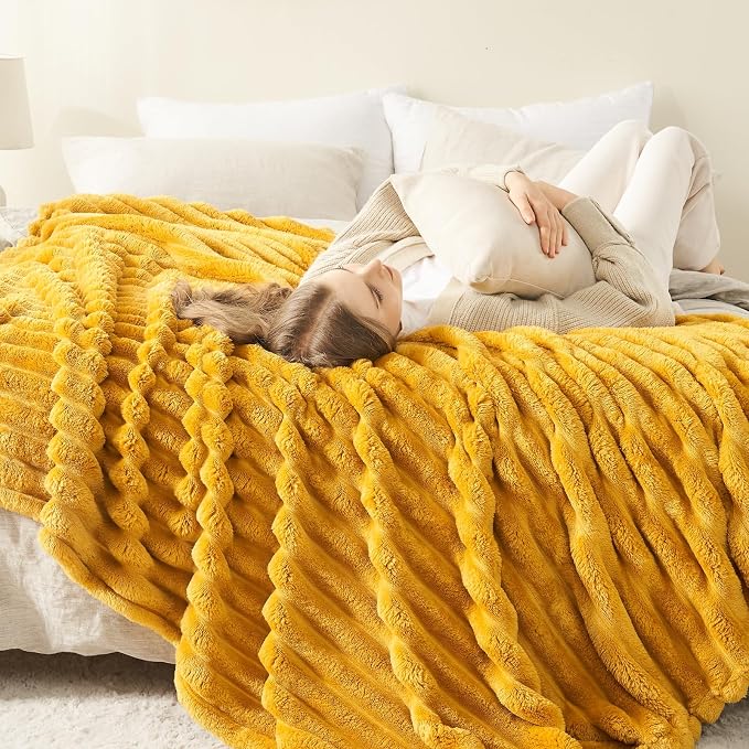 NEWCOSPLAY Fleece Ribbed Cozy King Blanket for Couch, Yellow, 90"x110" | Premium Silky Flannel Blanket, Soft Lightweight Fluffy Throw Blanket for Bed Sofa Decor, Gift for All Season Use